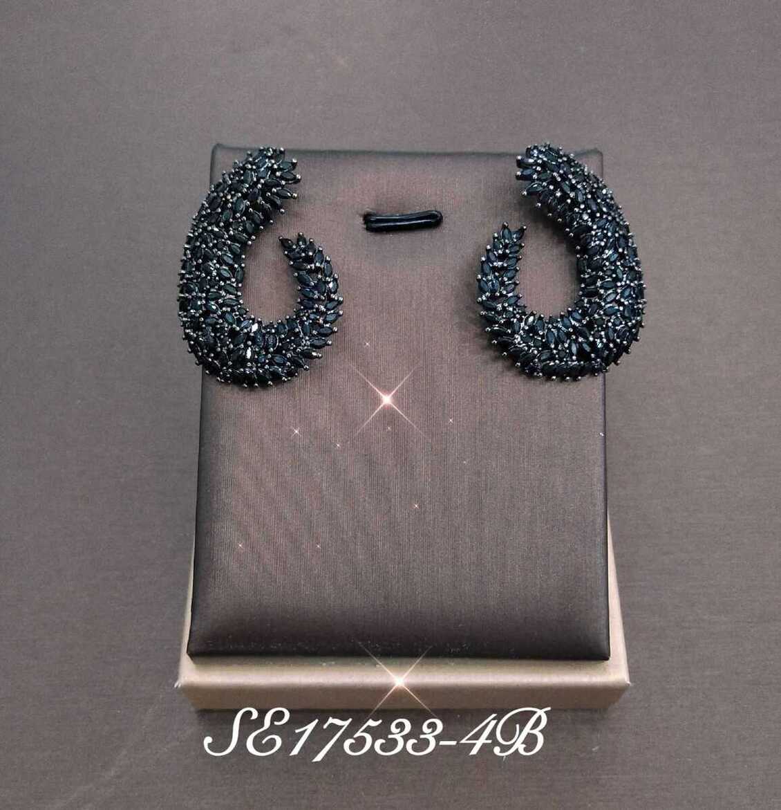 Necklace SE17533-4B