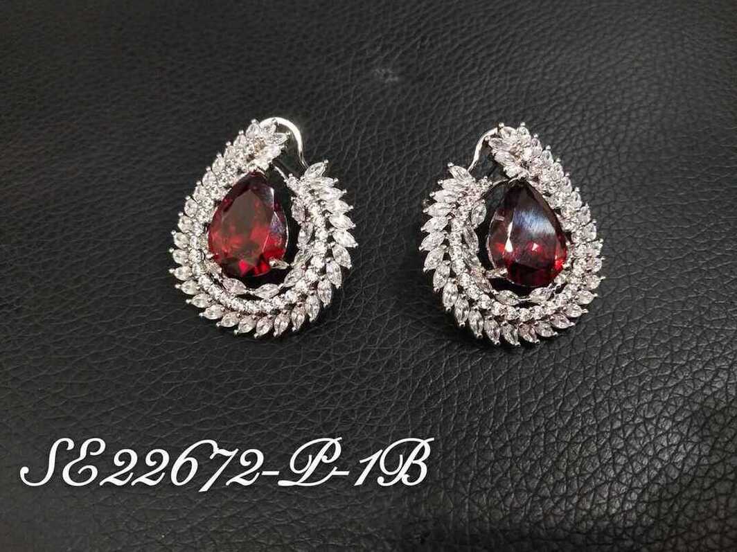 Necklace SE22672-P-1BRED