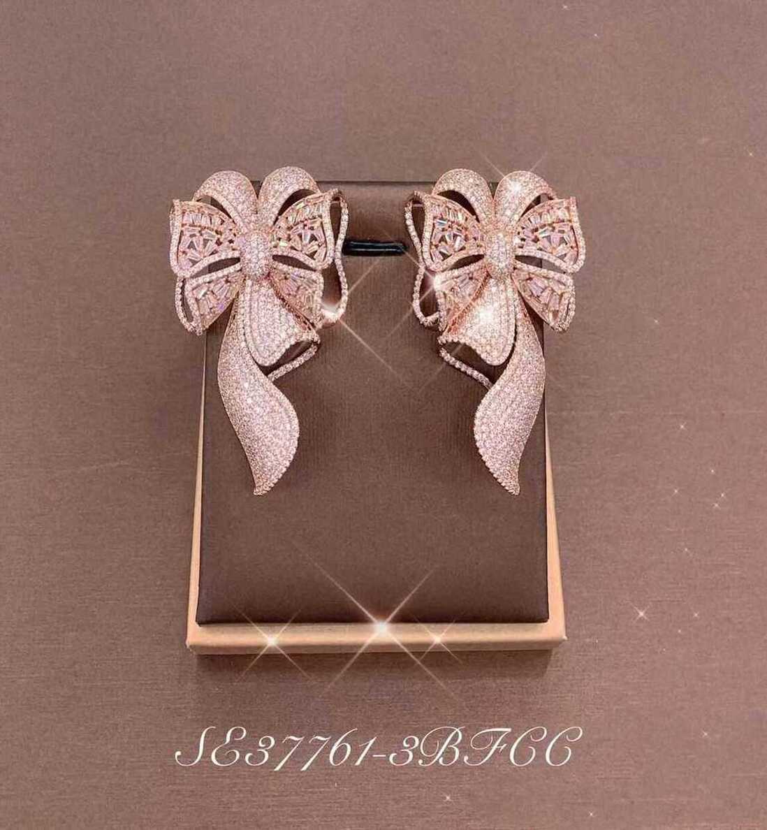 Necklace SE37761-3B