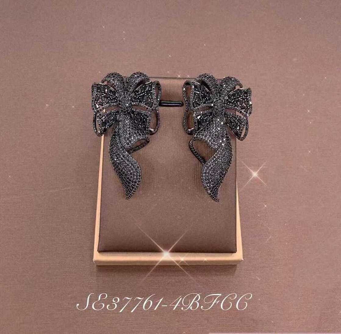 Necklace SE37761-4B