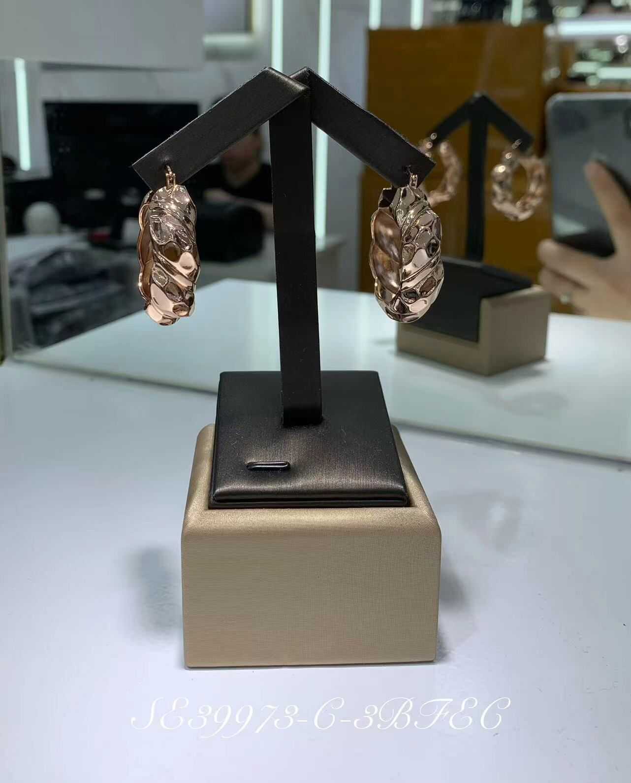 Necklace SE39973-C-3B