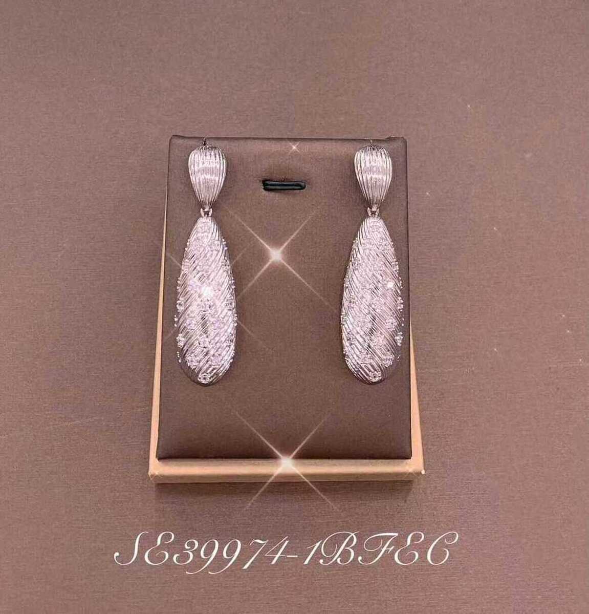 Necklace SE39974-3B