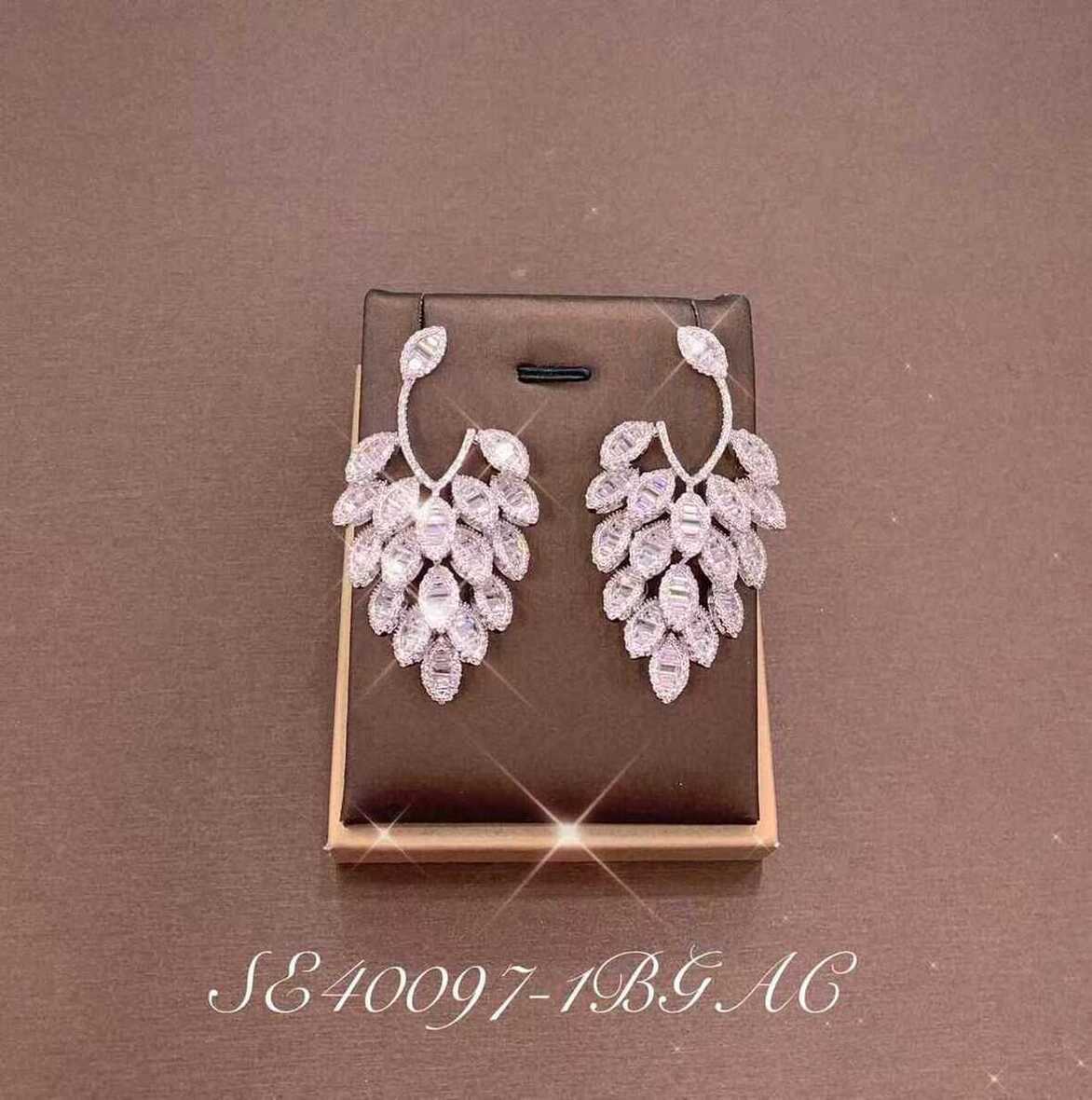 Necklace SE40097-1B