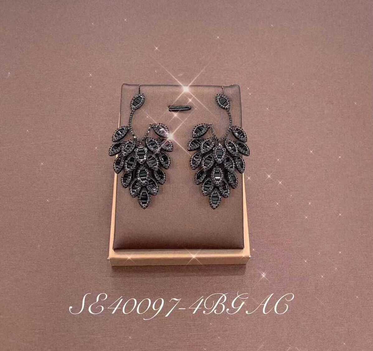 Necklace SE40097-4B