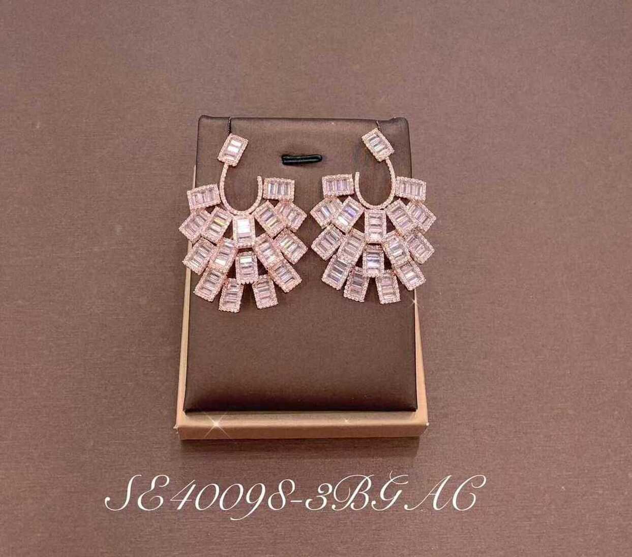 Necklace SE40098-3B