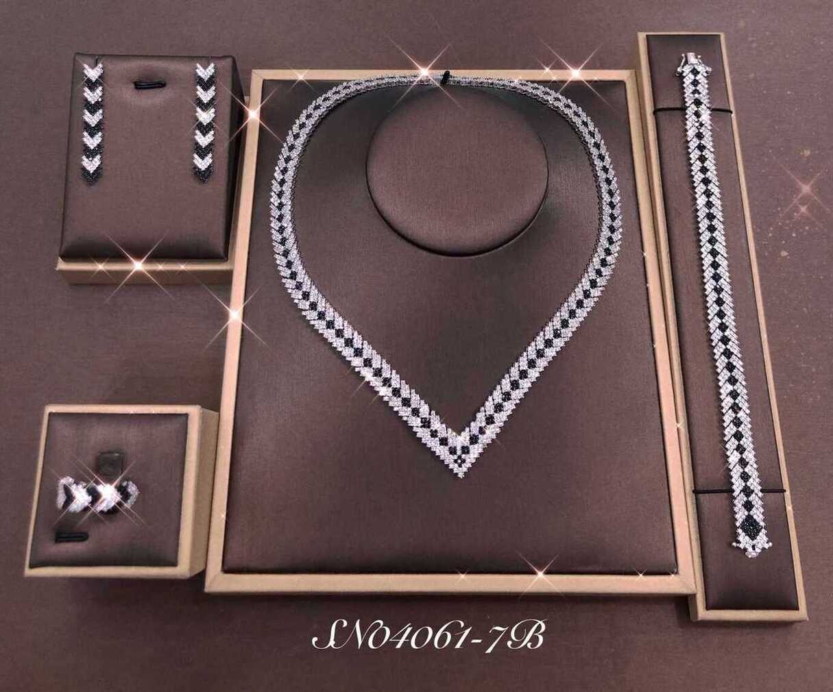 Necklace SN04061-7B