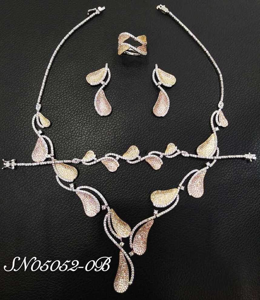 Necklace SN05052-0B