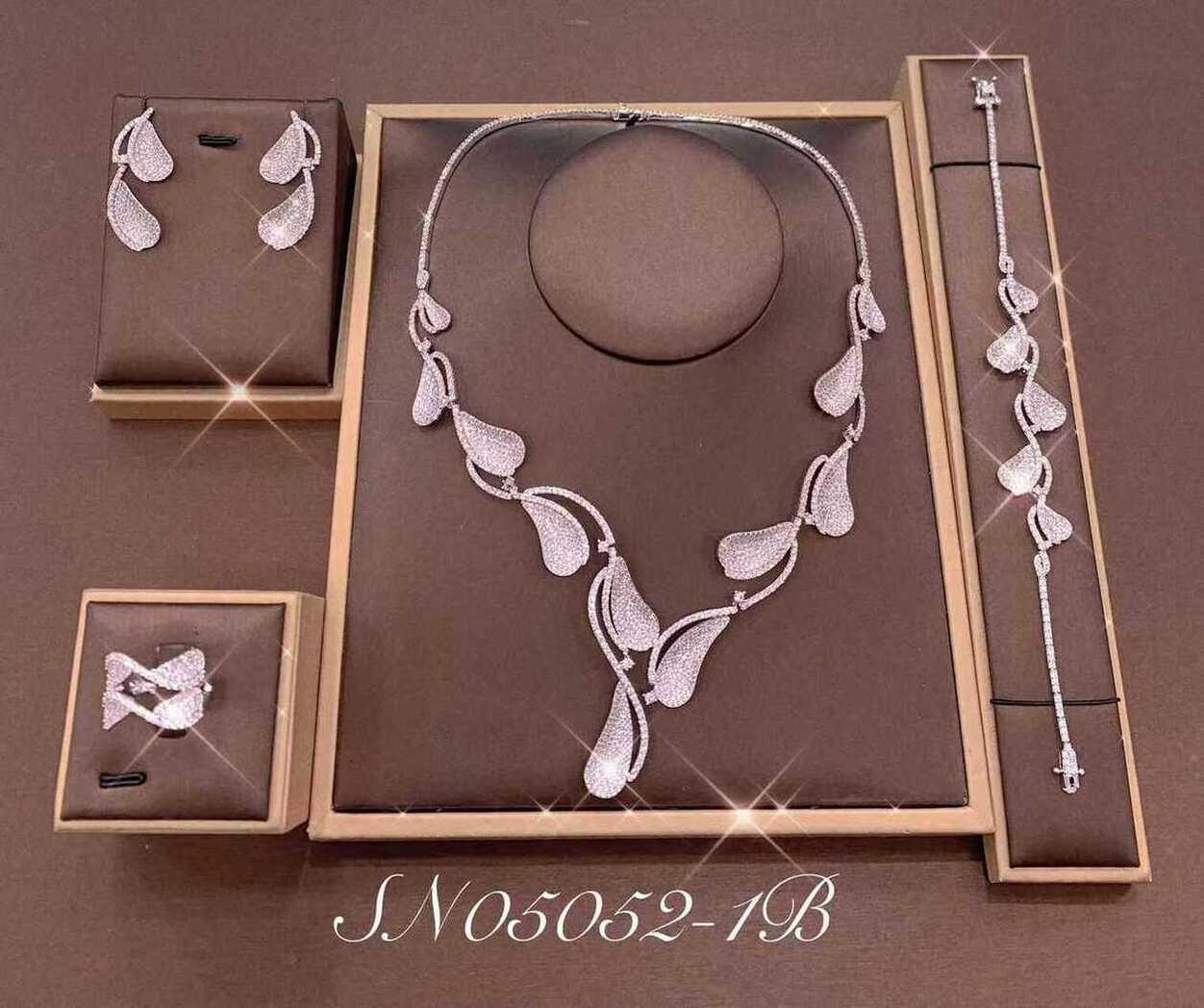Necklace SN05052-1B