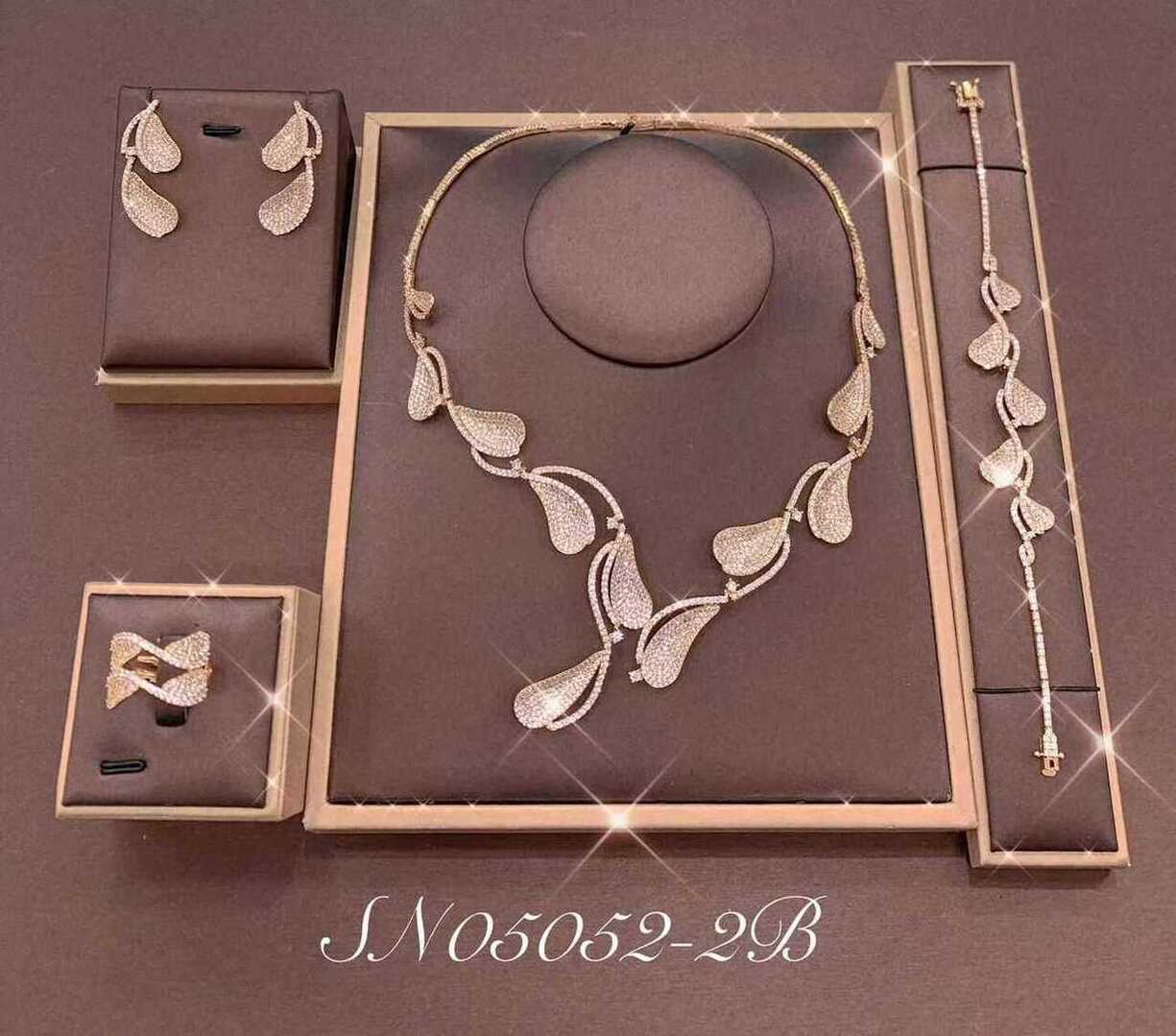 Necklace SN05052-2B