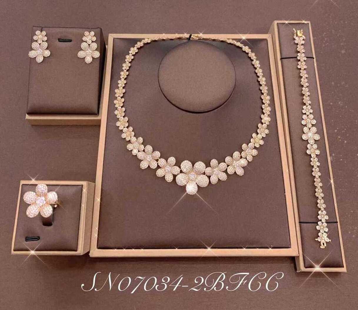Necklace SN07034-11B