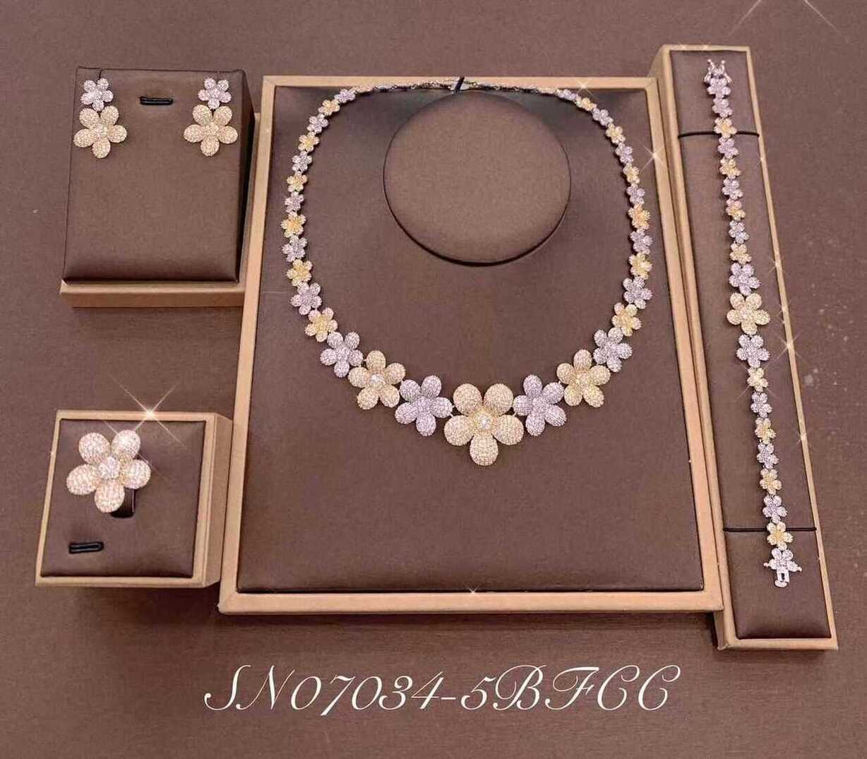 Necklace SN07034-5B
