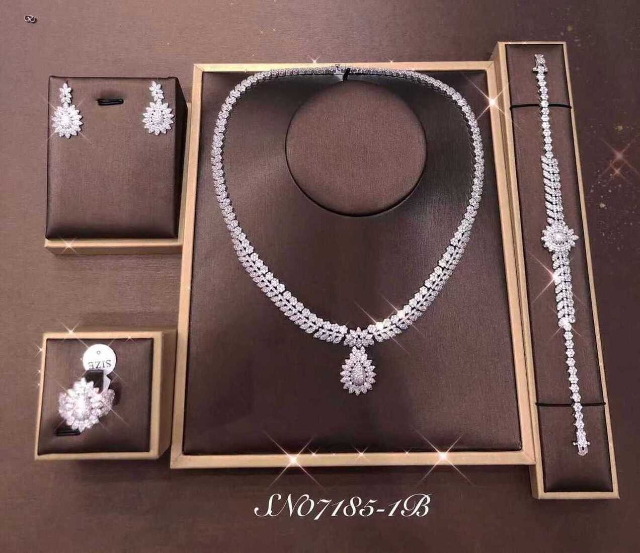 Necklace SN07185-1B
