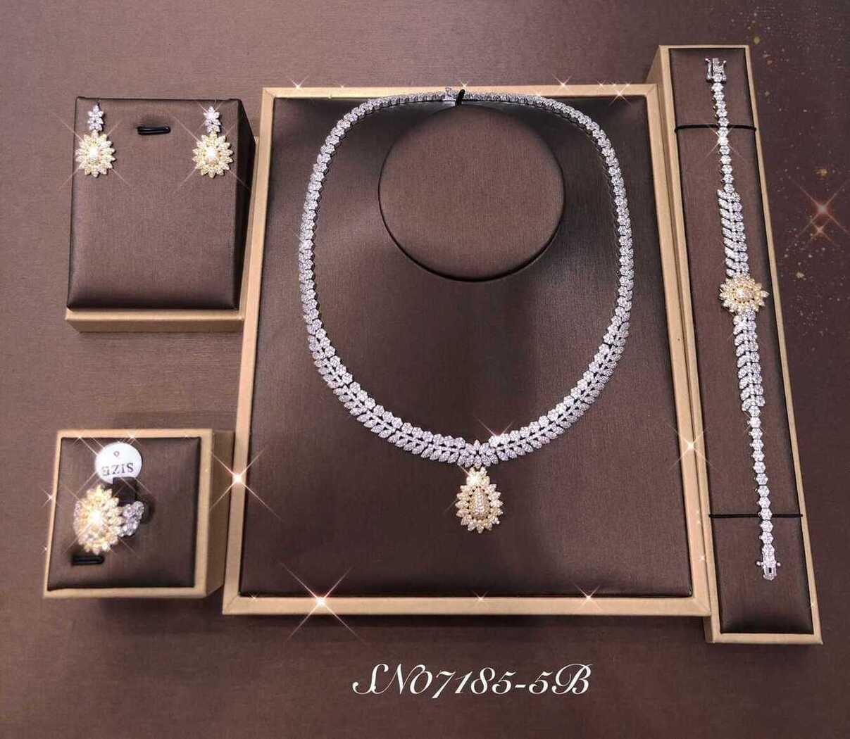 Necklace SN07185-5B