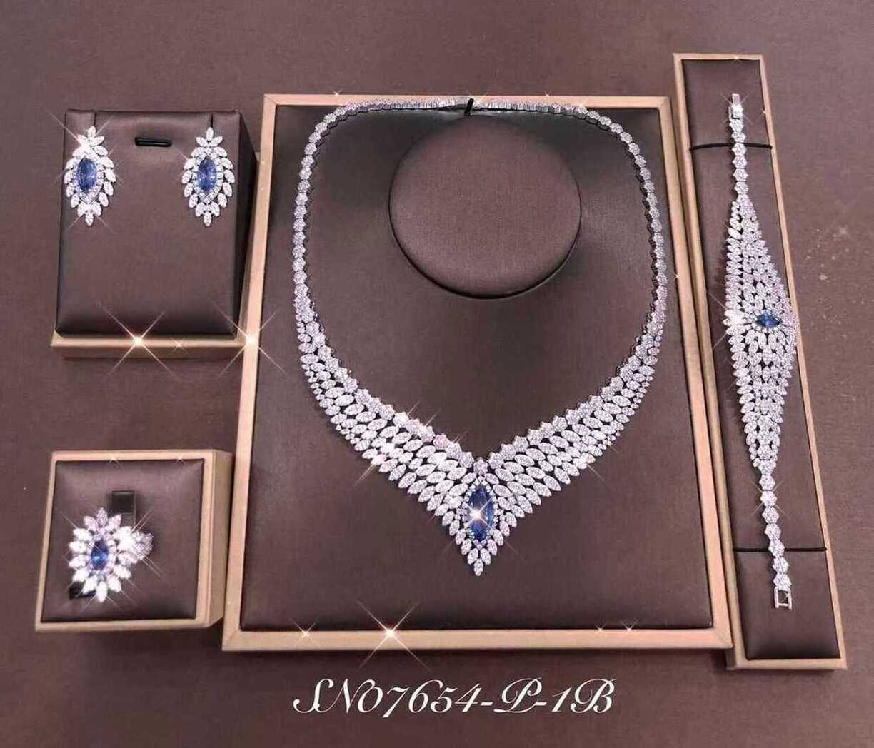 Necklace SN07654-P-1BBLUE