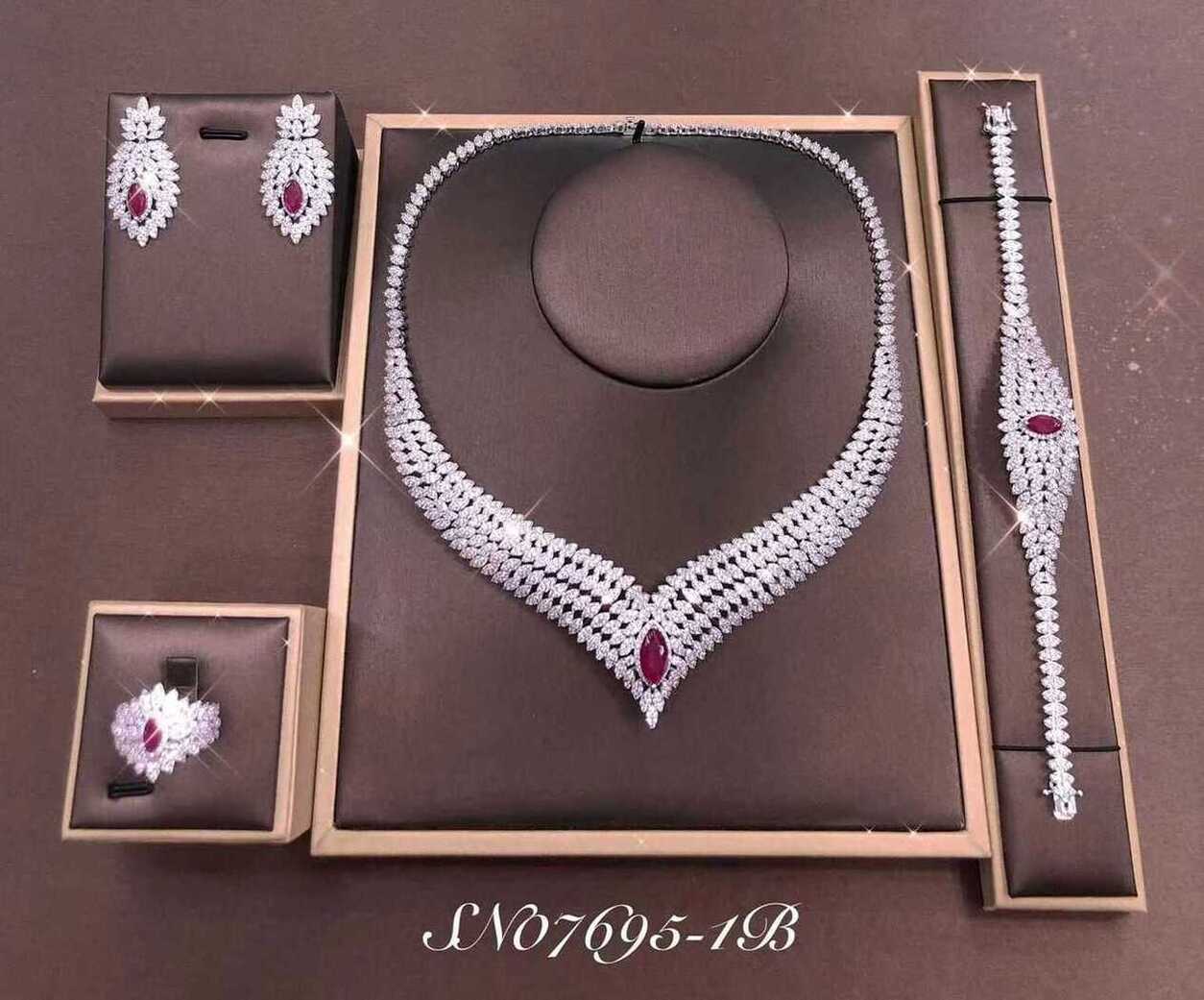 Necklace SN07695-1BRED