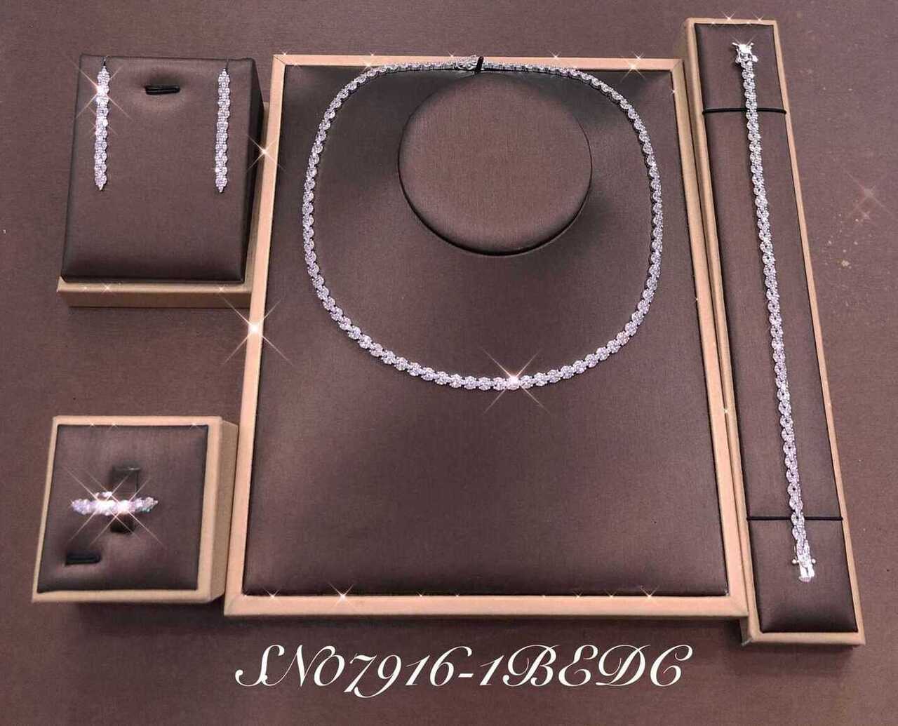 Necklace SN07916-1B
