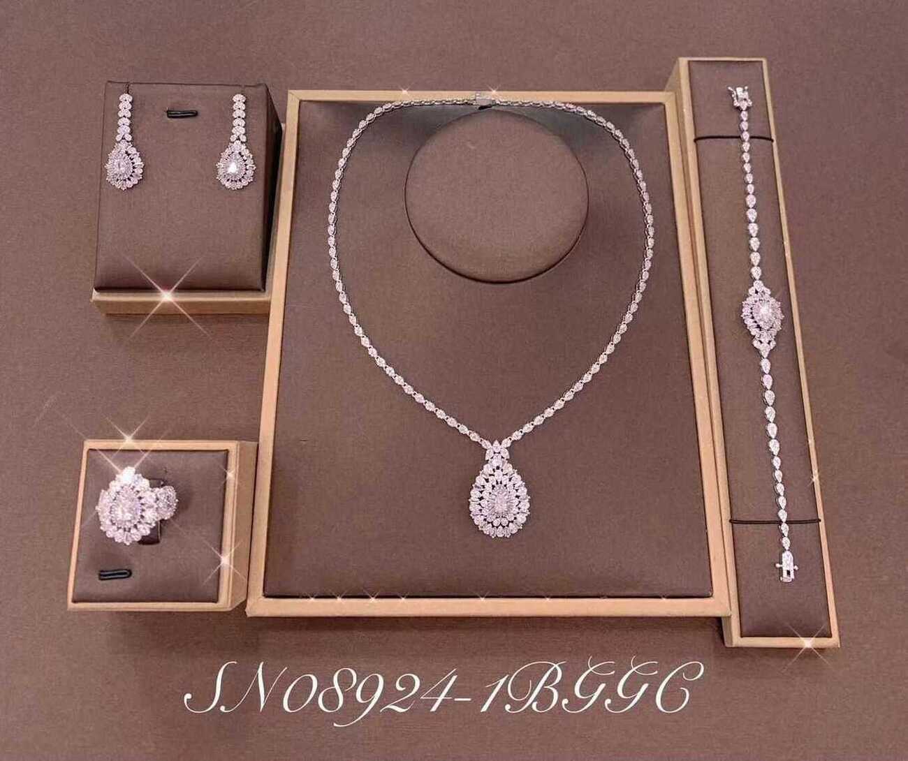 Necklace SN08924-1B
