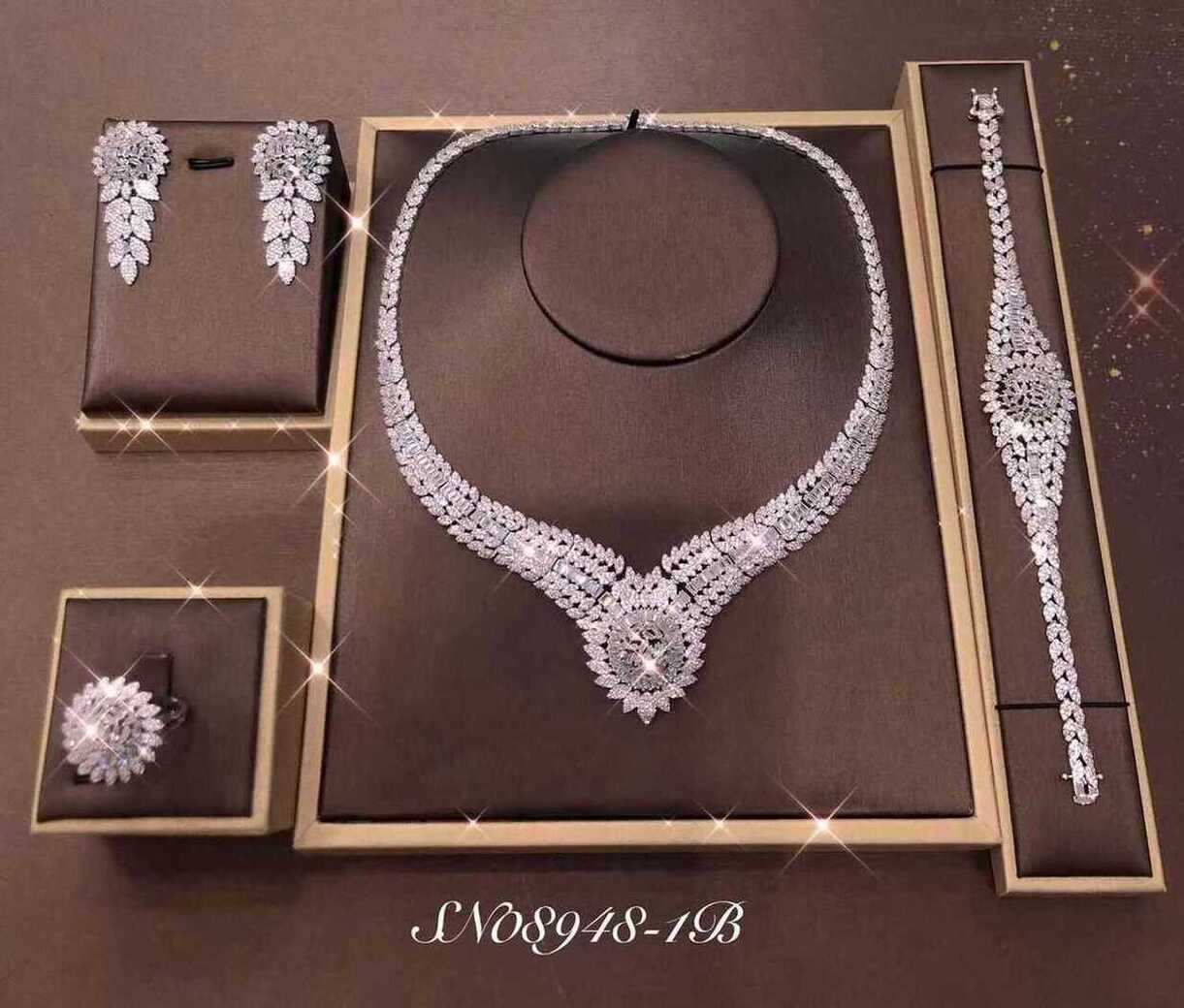 Necklace SN08948-1B