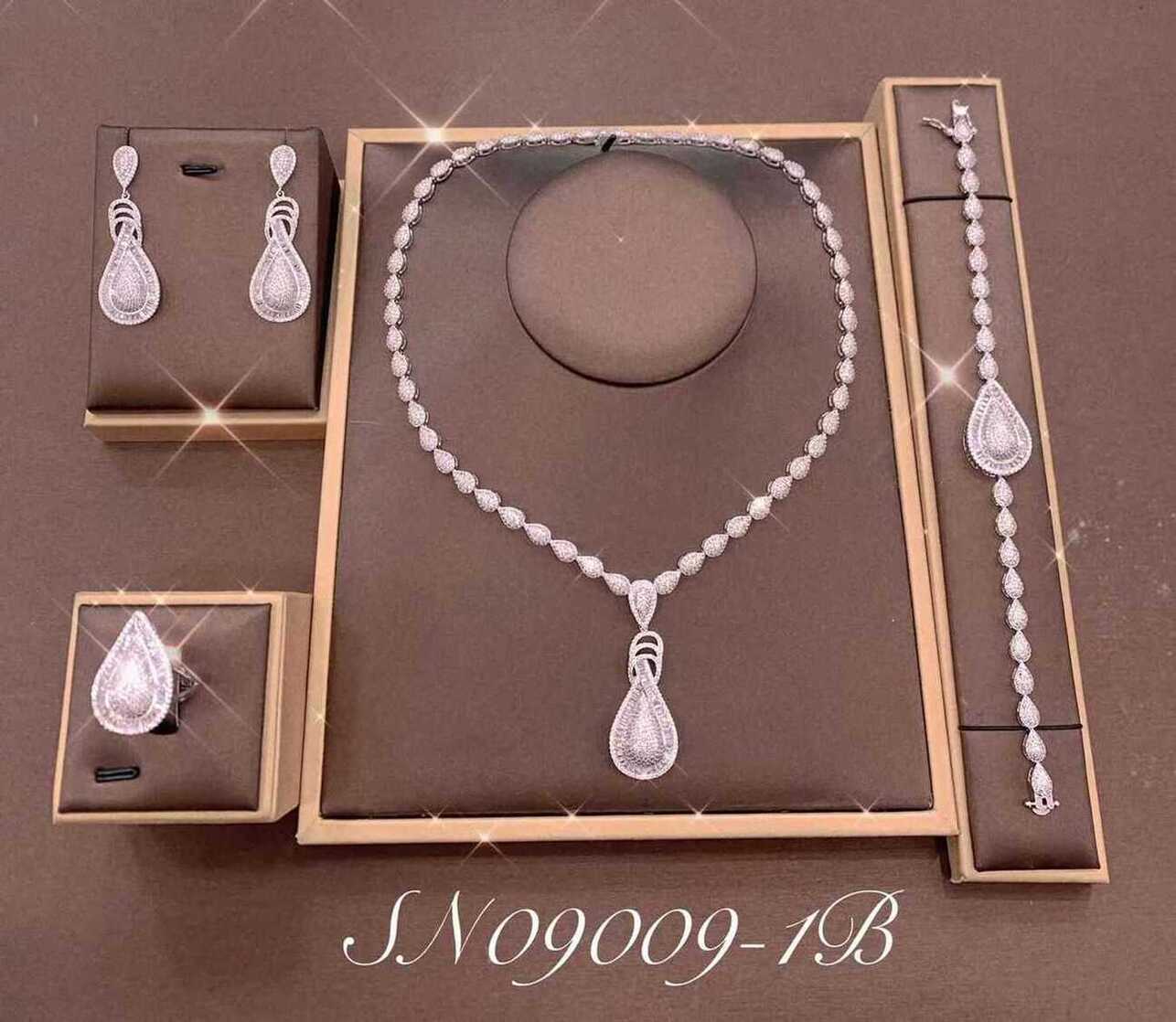 Necklace SN09009-1B