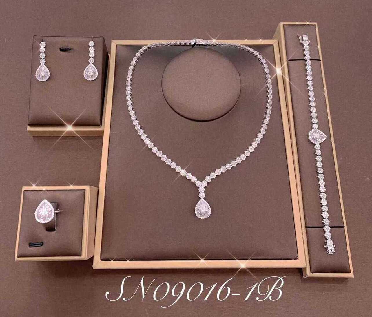 Necklace SN09016-1B