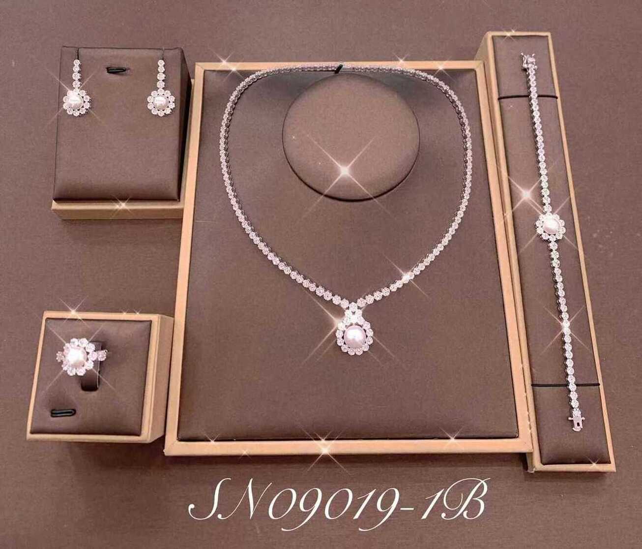 Necklace SN09019-1B