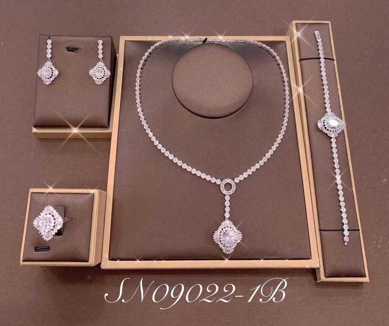 Necklace SN09022-1B