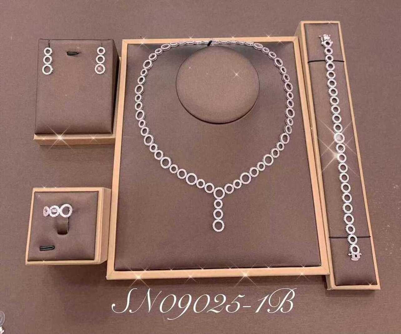 Necklace SN09025-1B