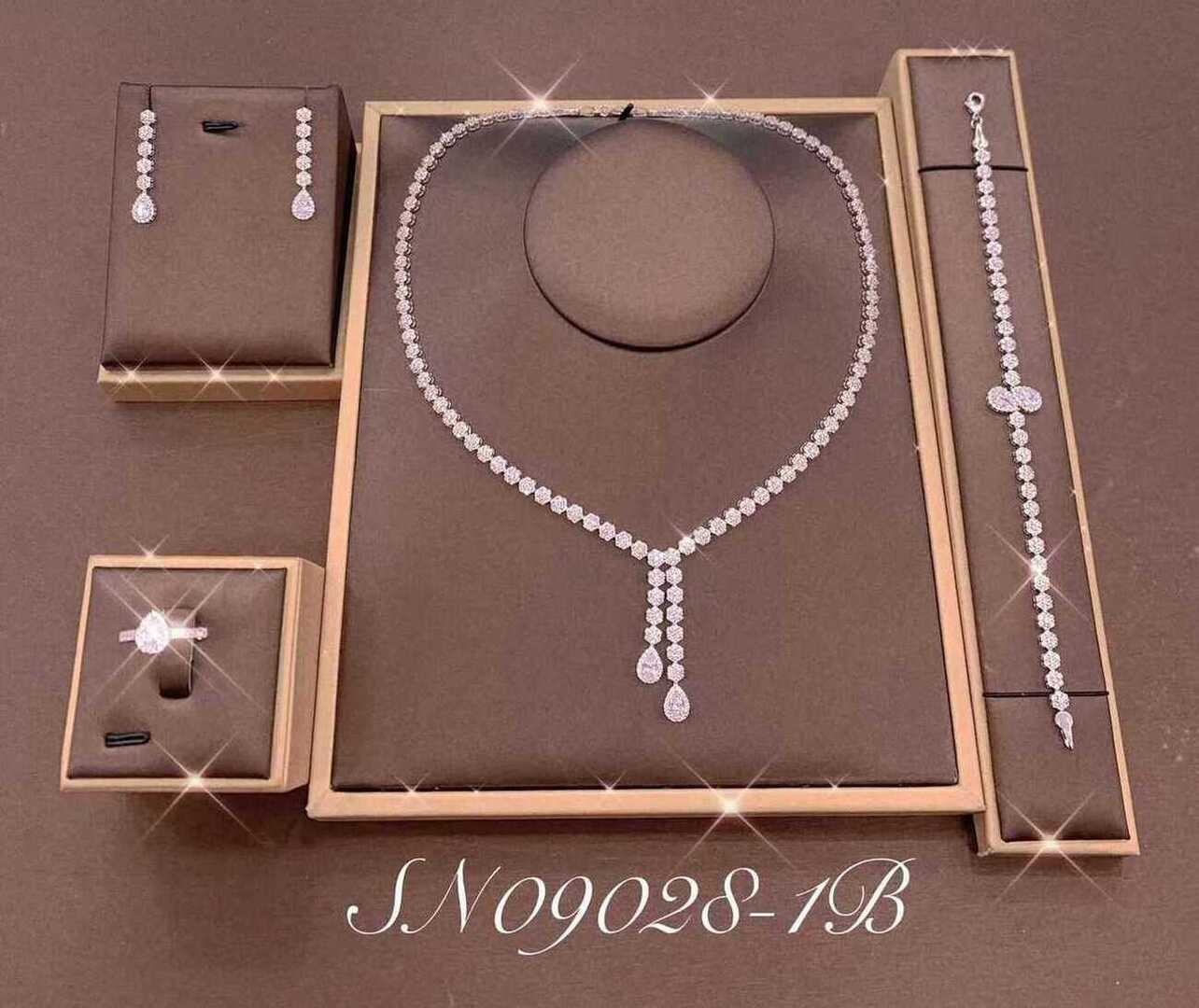 Necklace SN09028-4B