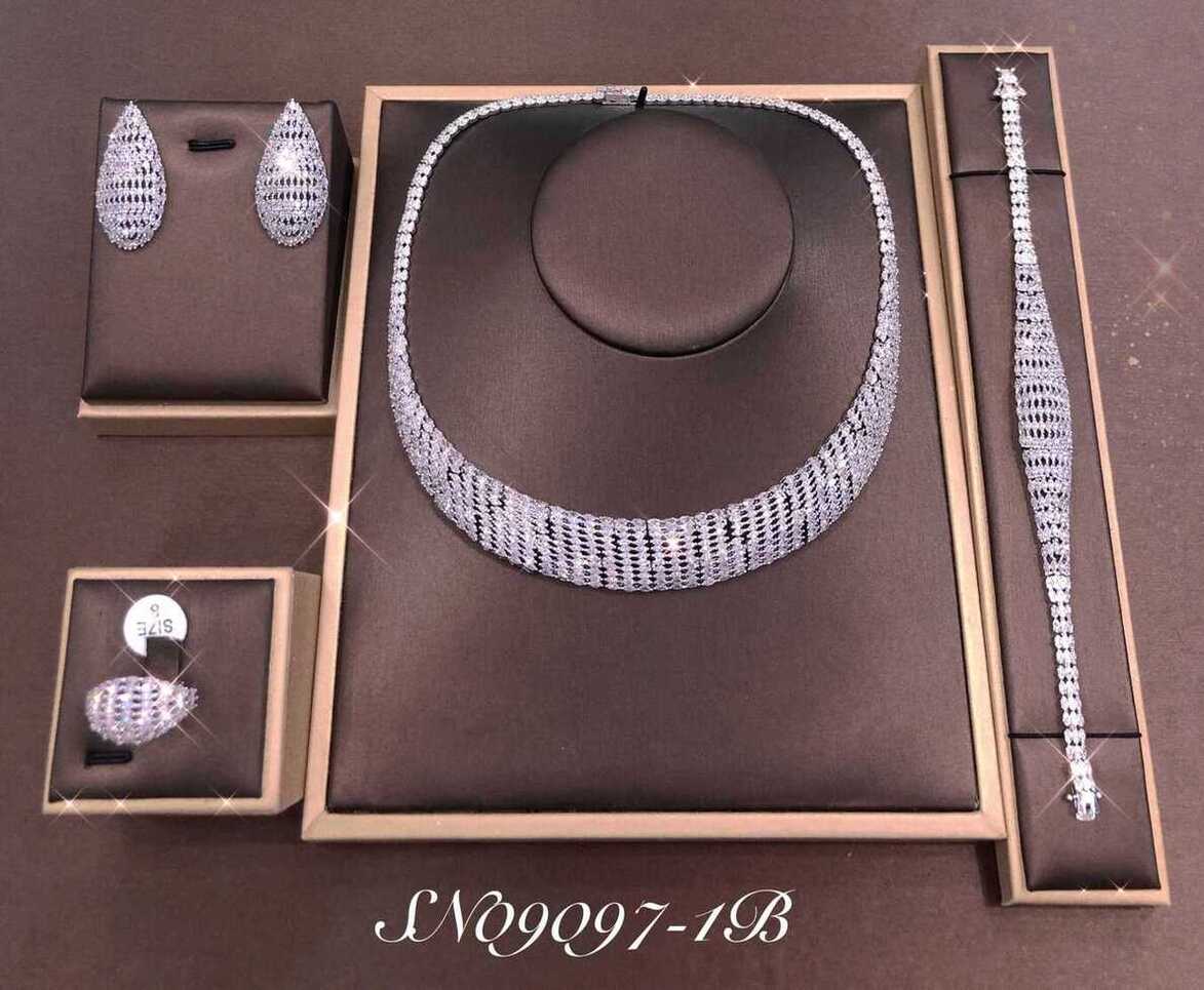 Necklace SN09097-1B