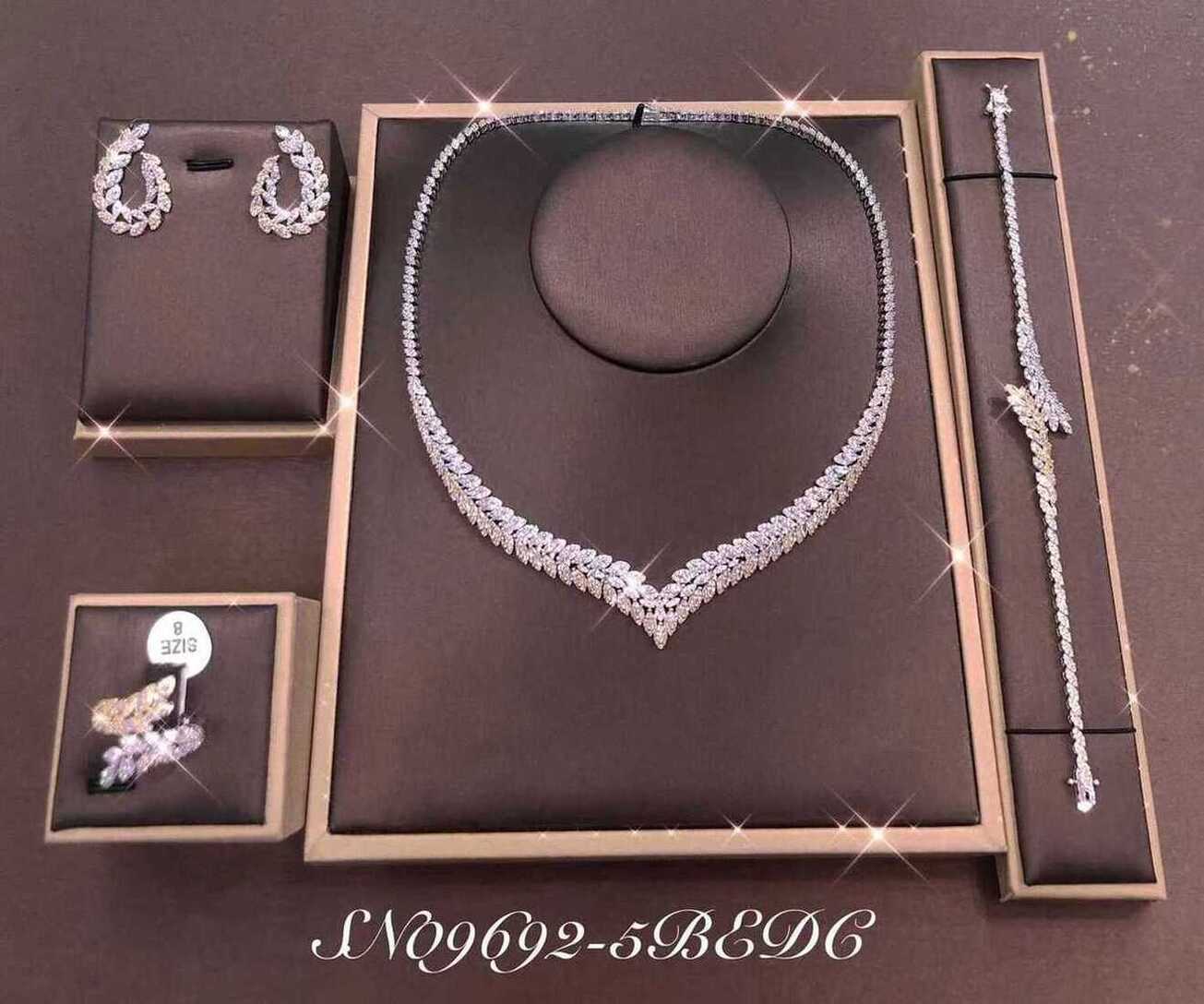 Necklace SN09692-5B