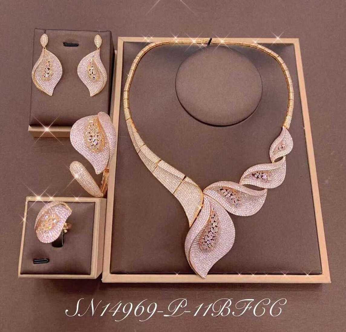 Necklace SN14969-P-11B
