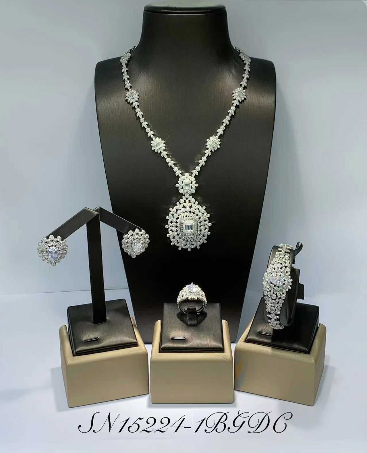 Necklace SN15224-P-1B
