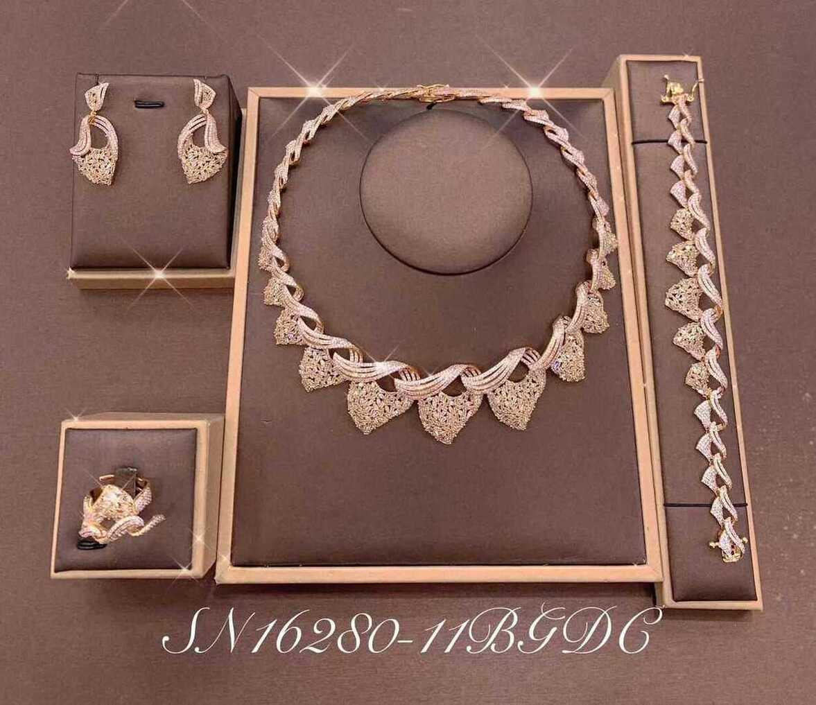 Necklace SN16280-11B