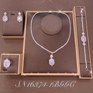 Necklace SN16374-P-1BRED