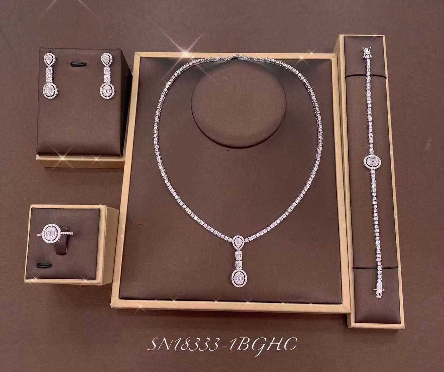 Necklace SN18333-1B