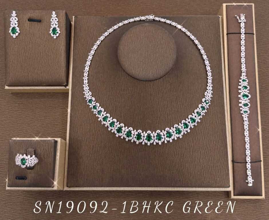 Necklace SN19092-1BGREEN-2